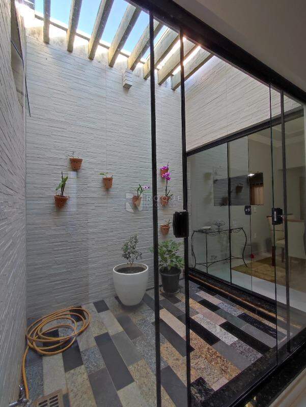 Casa Residencial à venda no bairro Jardim Boa Vista: JARDIM DE INVERNO