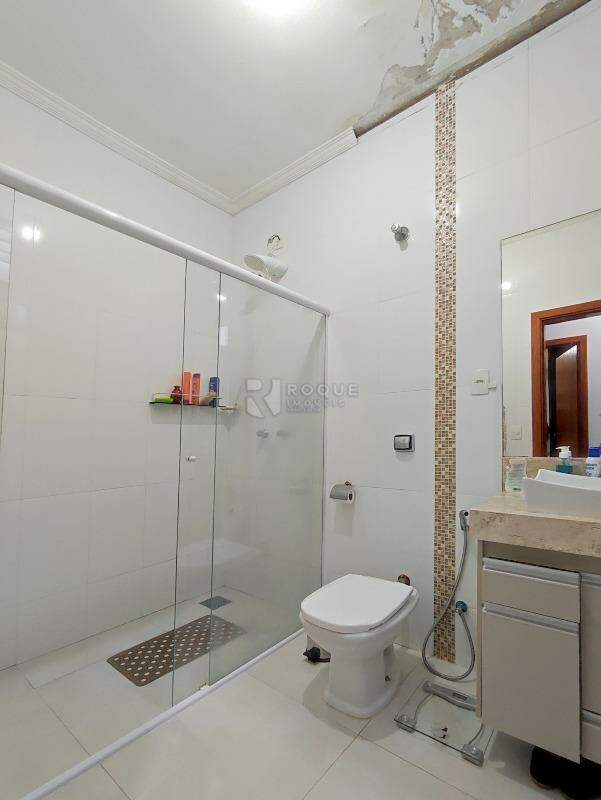 Casa Residencial à venda no bairro Jardim Boa Vista: BANHEIRO SOCIAL