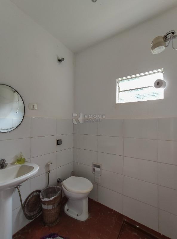 Chácara para aluguel no bairro Parronchi: WC social