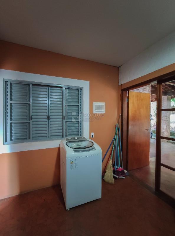 Chácara para aluguel no bairro Parronchi: Lavanderia
