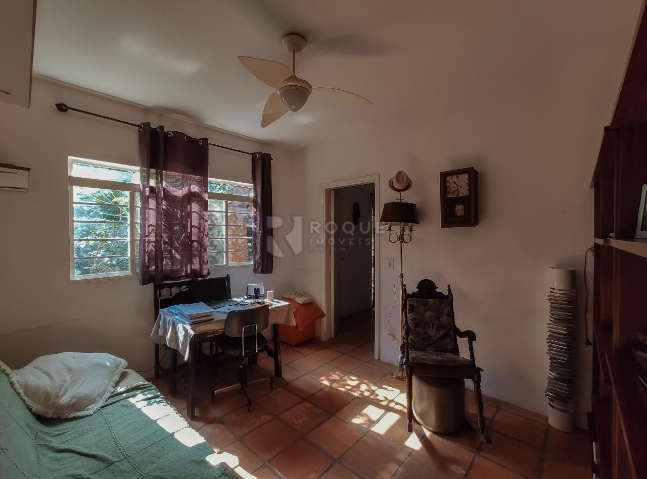 Chácara para aluguel no bairro Parronchi: Escritório