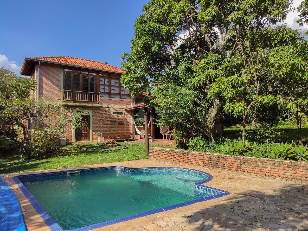 Chácara para aluguel no bairro Parronchi: Piscina