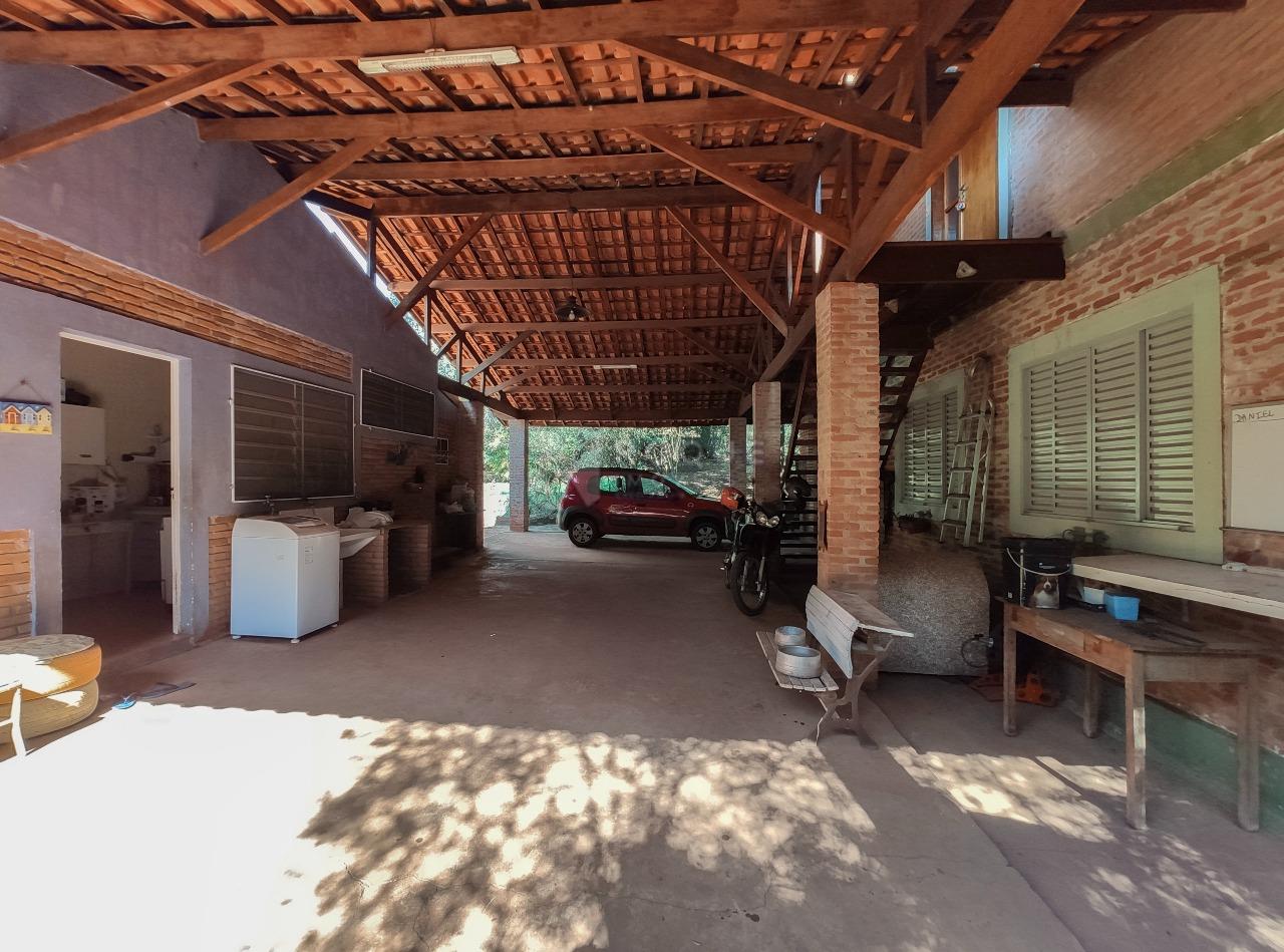 Chácara para aluguel no bairro Parronchi: Acesso/garagem