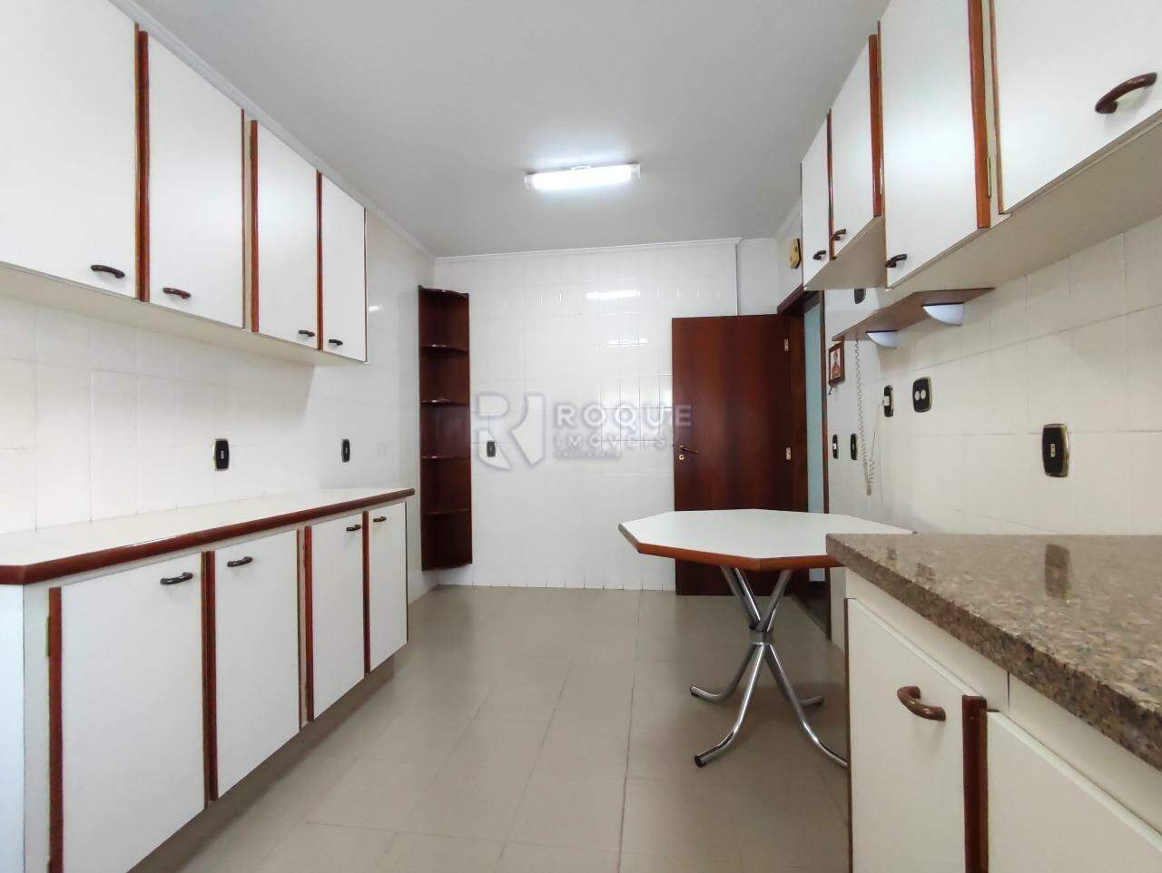 Apartamento à venda no bairro Centro: COZINHA
