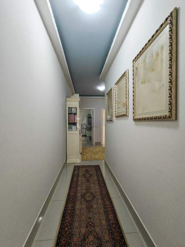 Casa em condomínio à venda no bairro Residencial Vermont: CORREDOR INTERNO