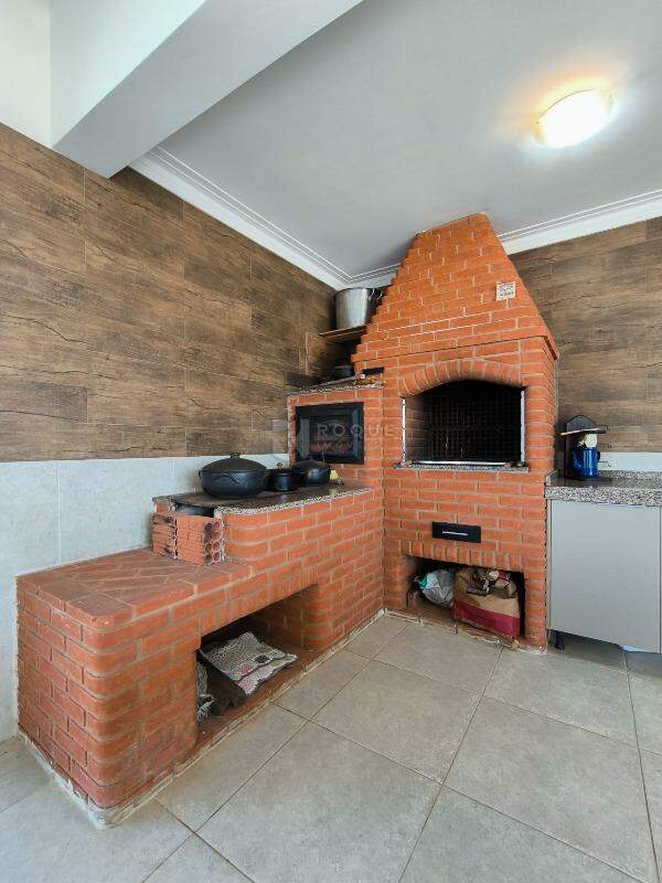 Casa em condomínio à venda no bairro Residencial Vermont: CHURRASQUEIRA