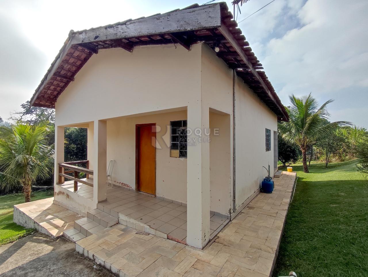 Chácara à venda no bairro Pires de Cima: CASA DO CASEIRO