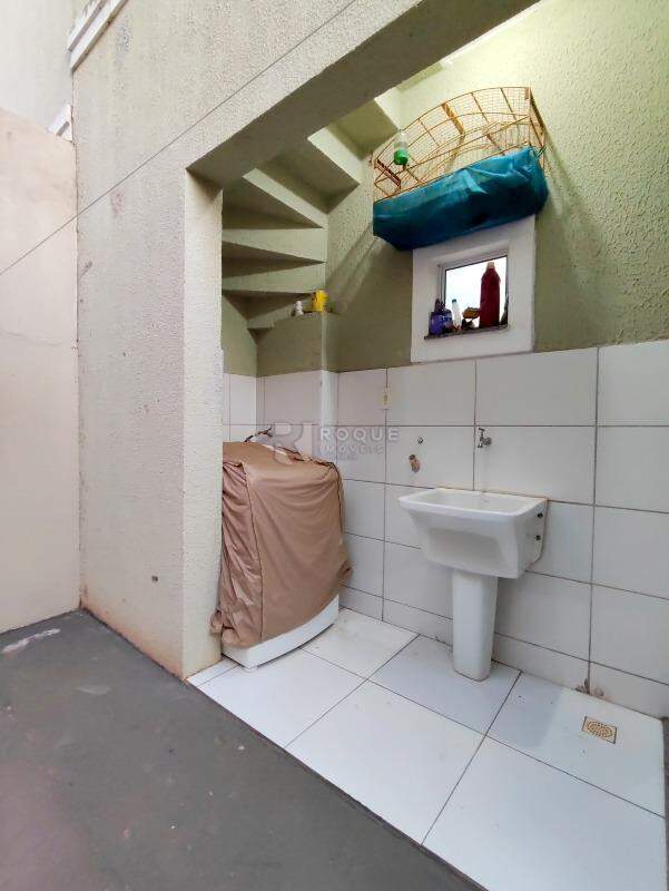 Casa em condomínio à venda no bairro Residencial Villaggio Mielli: LAVANDERIA