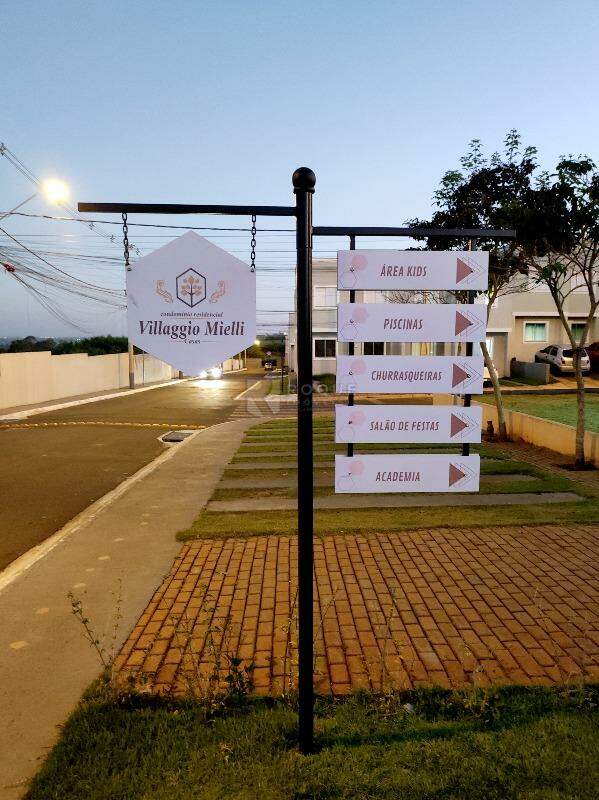Casa em condomínio à venda no bairro Residencial Villaggio Mielli: 