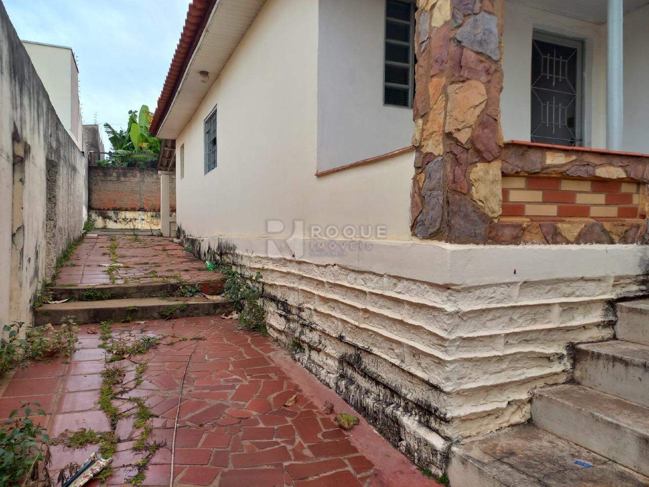 Casa Residencial à venda no bairro Vila Castelar: 