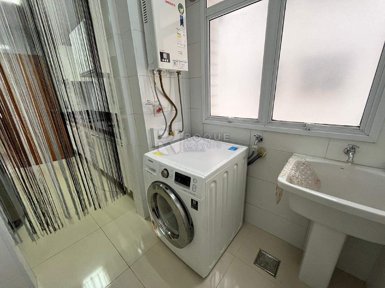 Apartamento à venda no bairro Centro: LAVANDERIA