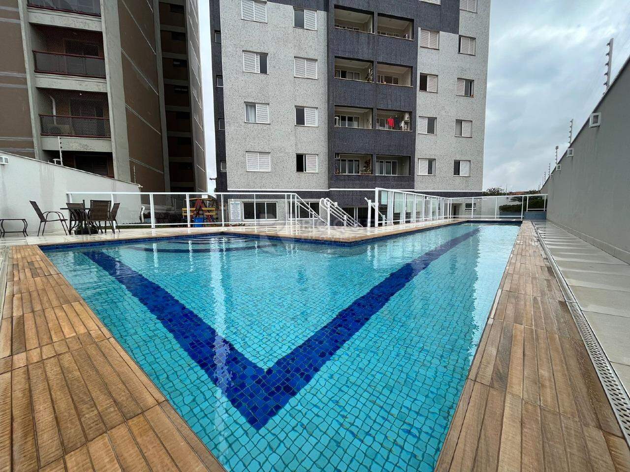 Apartamento à venda no bairro Centro: PISCINA
