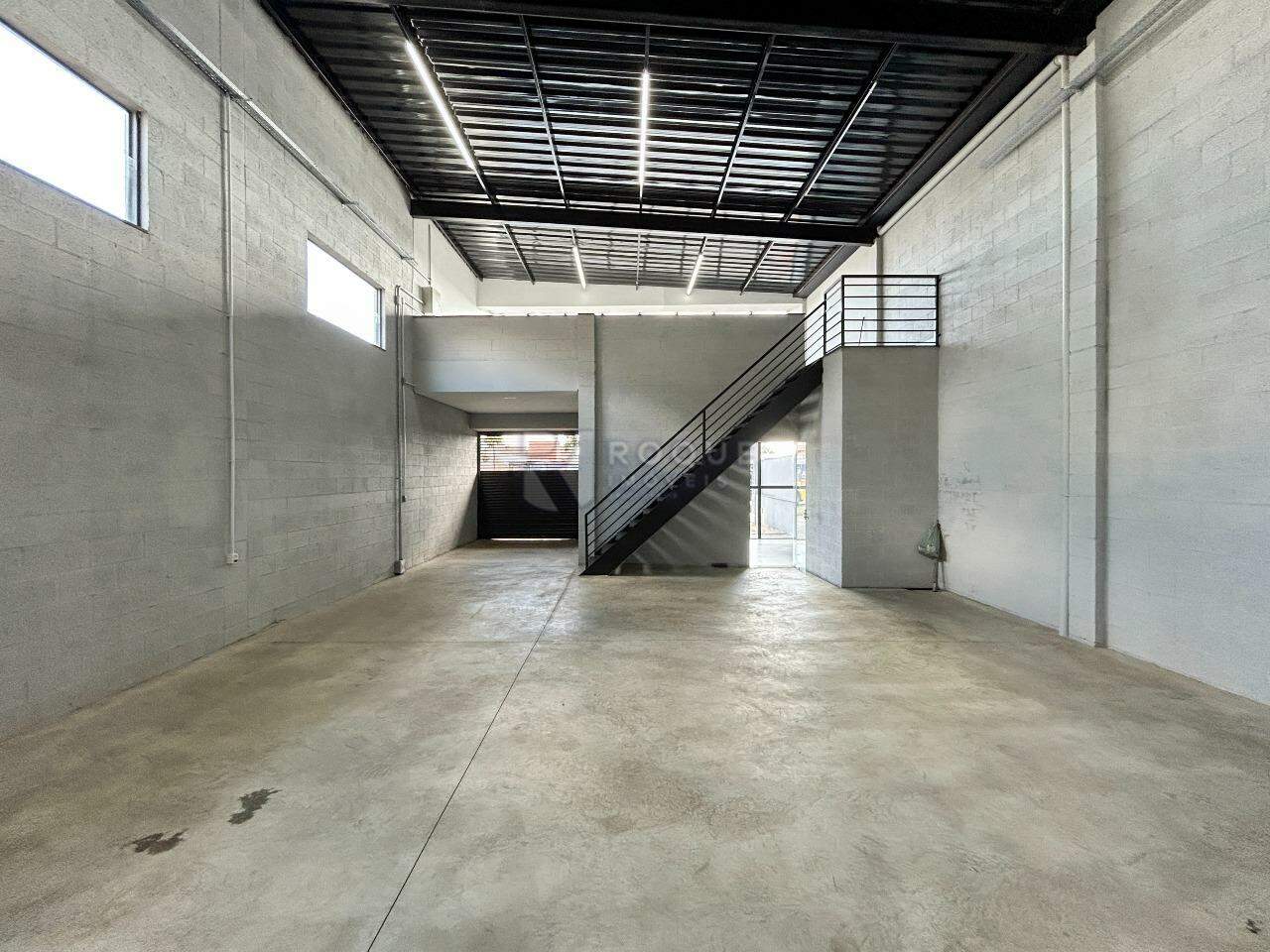 Barracão/Galpão para aluguel no bairro Jardim dos Jequitibás: Salão 