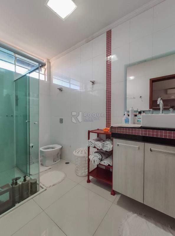Casa em condomínio para aluguel no bairro Jardim do Lago: WC suíte 