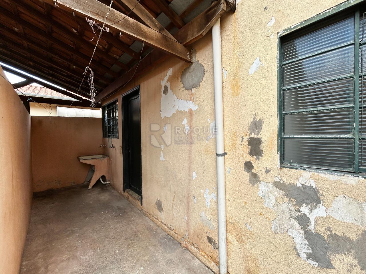 Casa Residencial para aluguel no bairro Jardim Ouro Verde: Área de serviço 