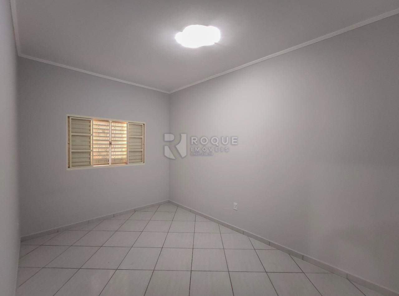 Casa Residencial para aluguel no bairro Jardim Ipanema: Dormitório 2
