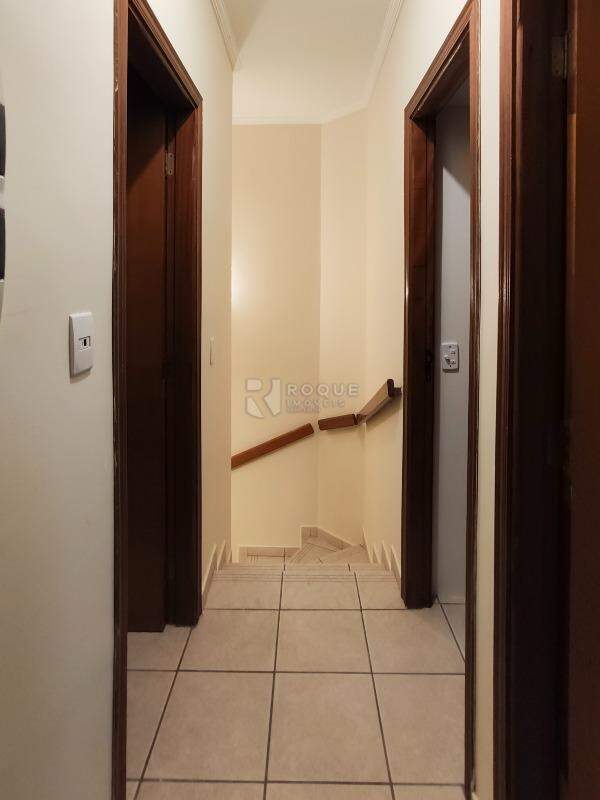 Casa em condomínio para aluguel no bairro Jardim Nossa Senhora de Fátima: Corredor 2° andar