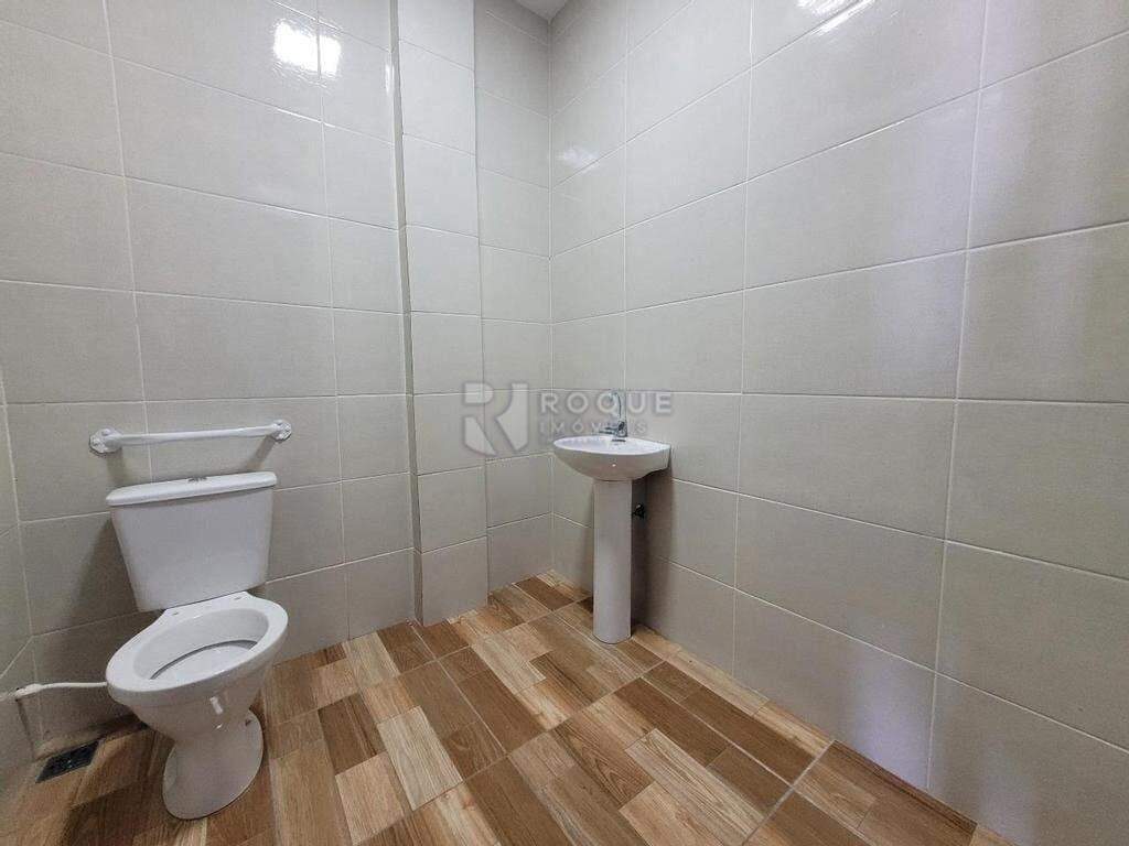Barracão/Galpão para aluguel no bairro Jardim Porto Real IV: Wc social 01