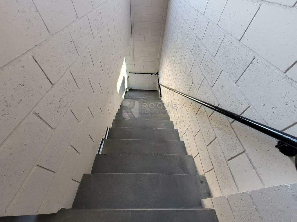 Barracão/Galpão para aluguel no bairro Jardim Porto Real IV: Escada