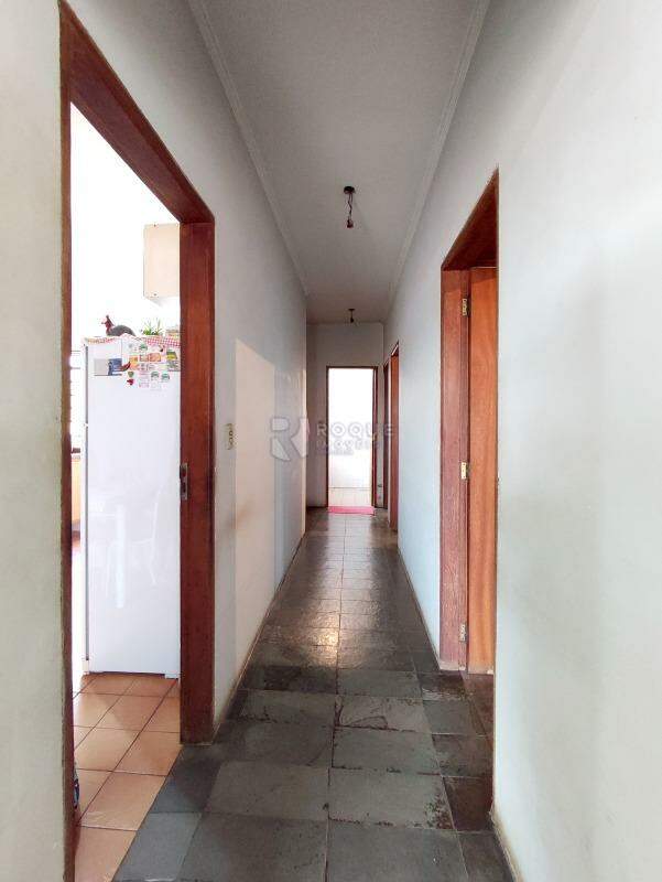 Casa Residencial à venda no bairro Vila Castelar: CORREDOR INTERNO