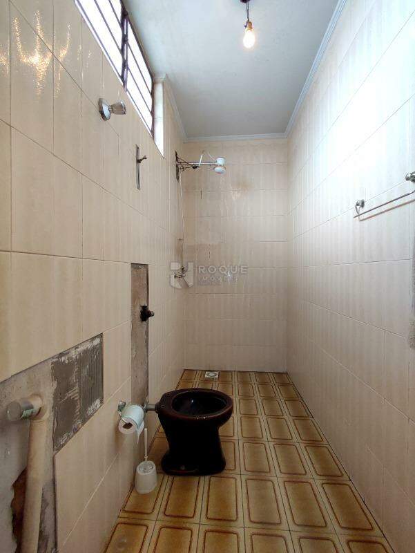 Casa Residencial à venda no bairro Vila Castelar: BANHEIRO SOCIAL SUÍTE