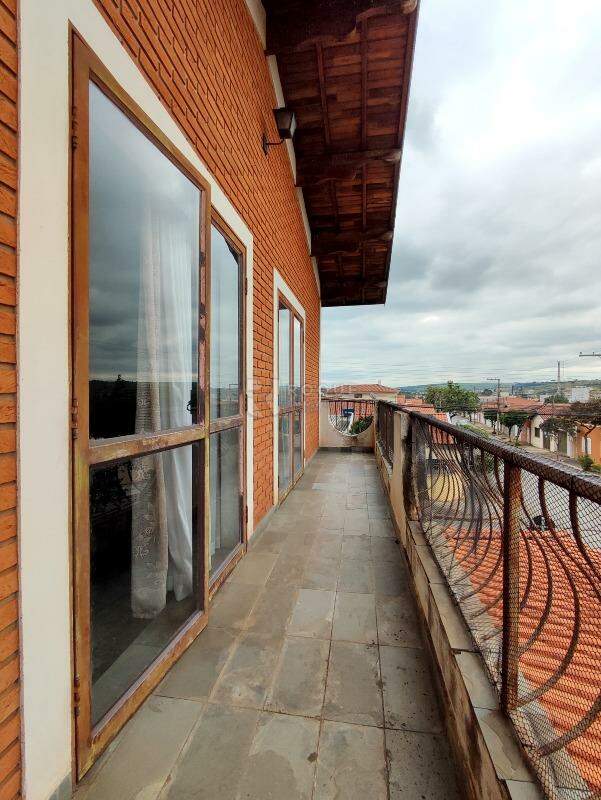 Casa Residencial à venda no bairro Vila Castelar: SACADA DA SALA