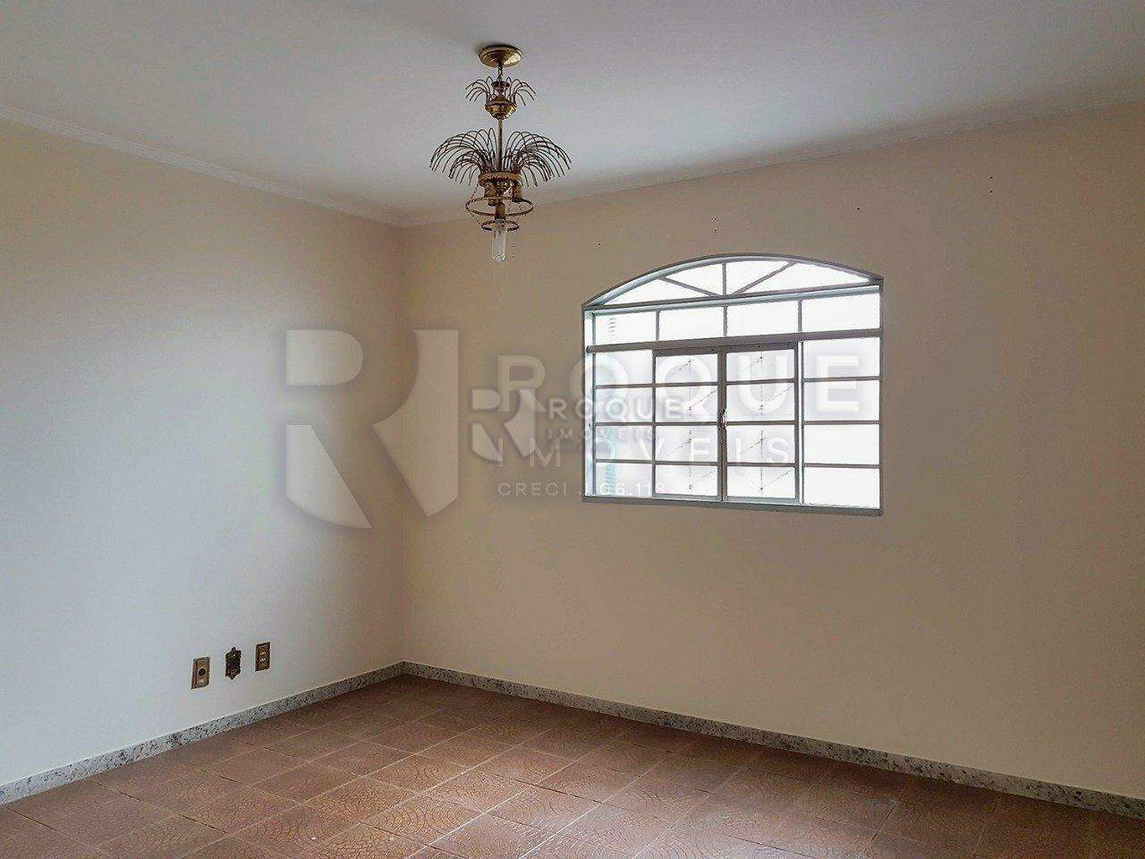 Casa Residencial à venda no bairro Jardim Esmeralda: 