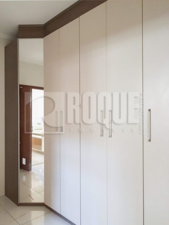 Casa Residencial à venda no bairro Jardim Gustavo Pecinini: Dormitório 3 suíte closet
