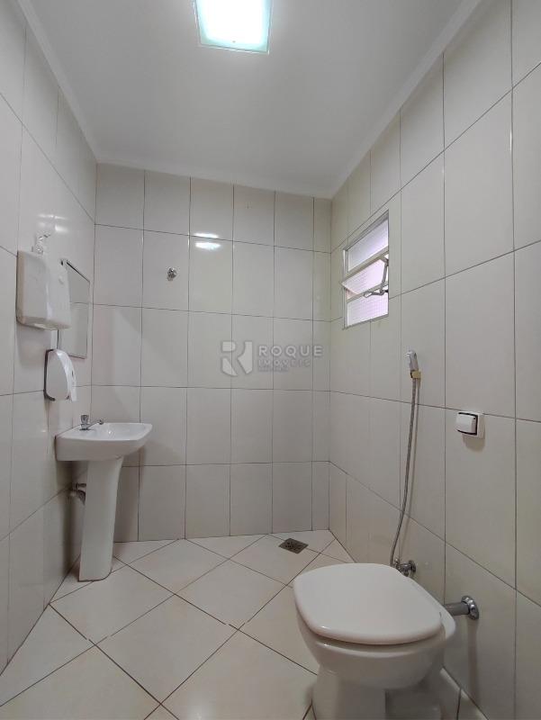 Casa Comercial à venda no bairro Centro: BANHEIRO MASCULINO