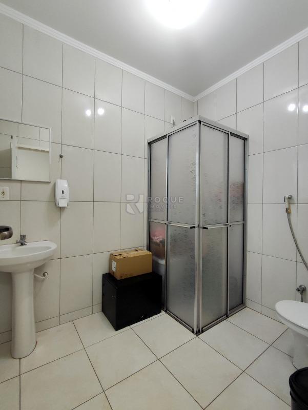 Casa Comercial à venda no bairro Centro: BANHEIRO SOCIAL