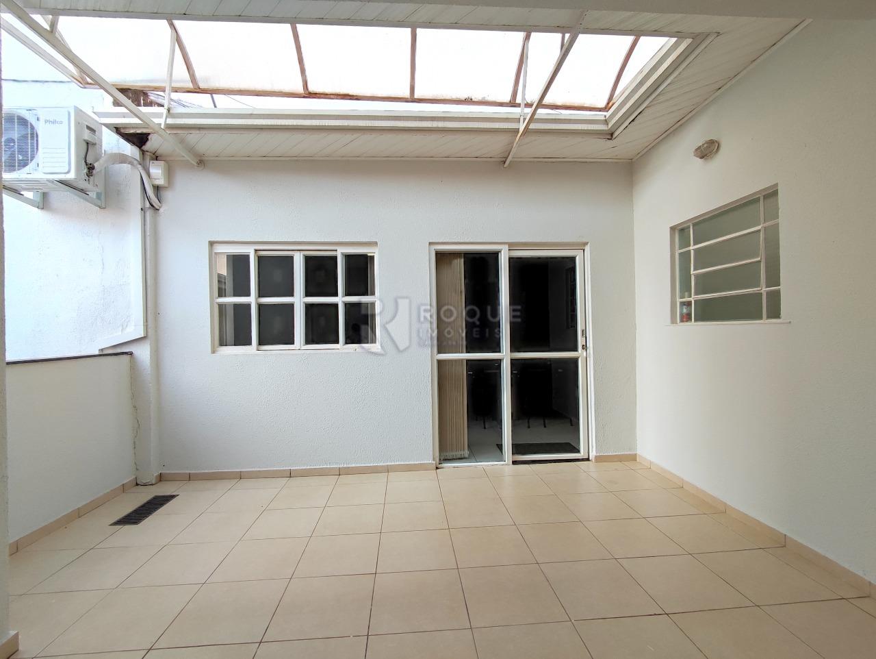 Casa Comercial à venda no bairro Centro: SALA DE REUNIÃO