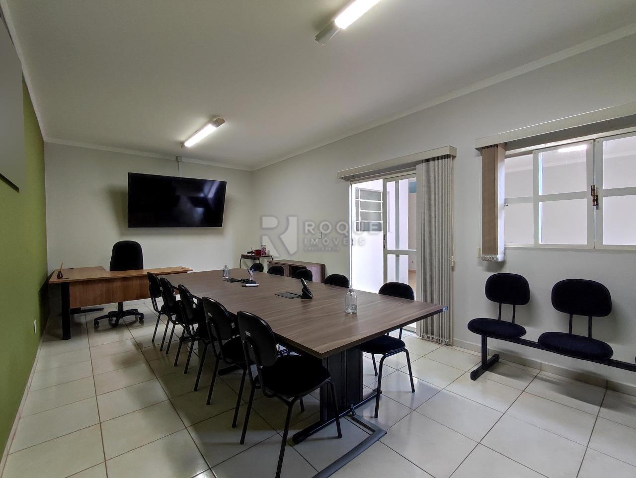 Casa Comercial à venda no bairro Centro: SALA DE REUNIÃO