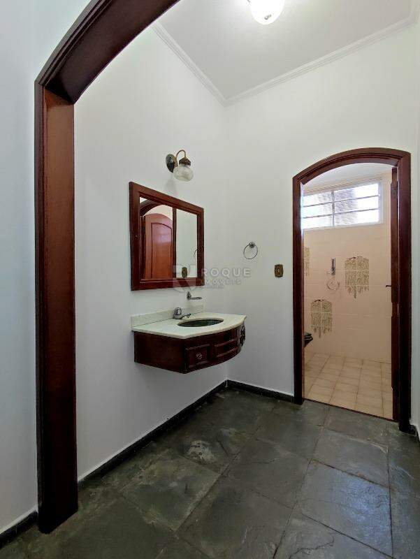 Casa em condomínio à venda no bairro Jardim Itapoã: LAVABO