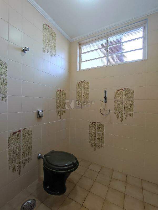 Casa em condomínio à venda no bairro Jardim Itapoã: LAVABO