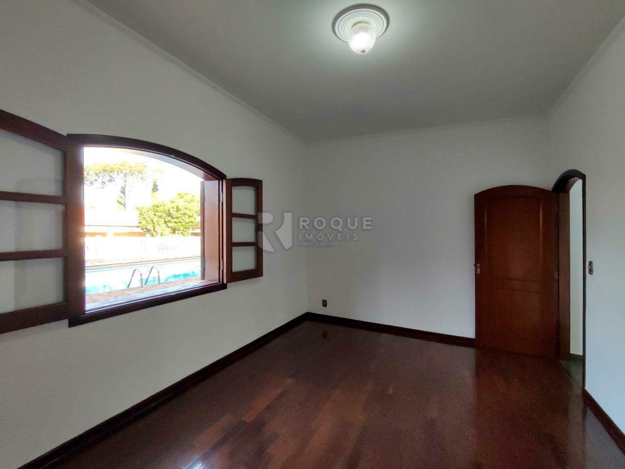 Casa em condomínio à venda no bairro Jardim Itapoã: DORMITÓRIO 1