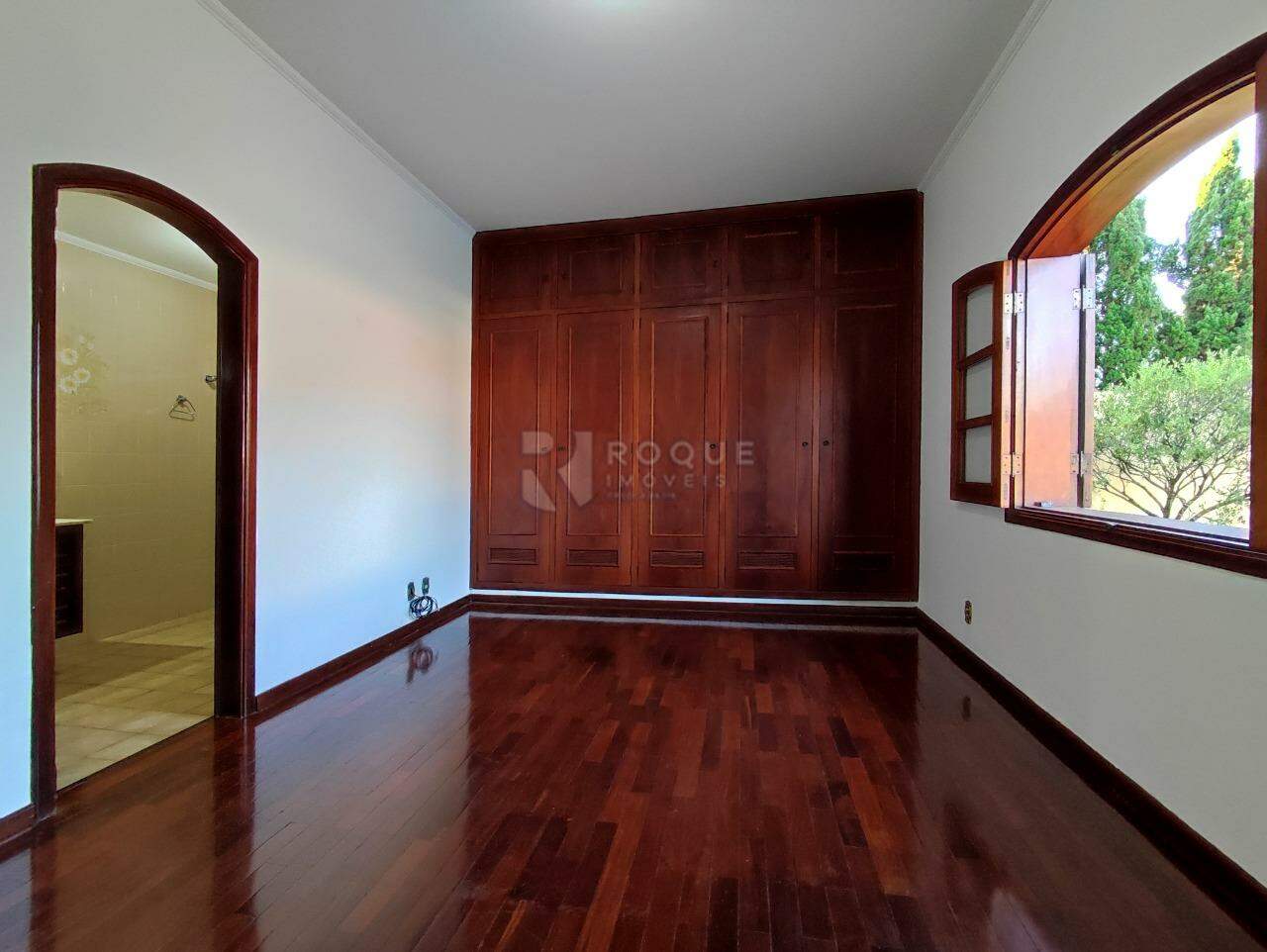 Casa em condomínio à venda no bairro Jardim Itapoã: SUÍTE