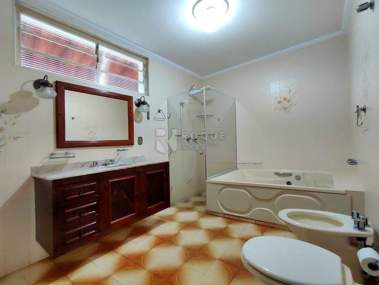 Casa em condomínio à venda no bairro Jardim Itapoã: BANHEIRO SUÍTE MASTER