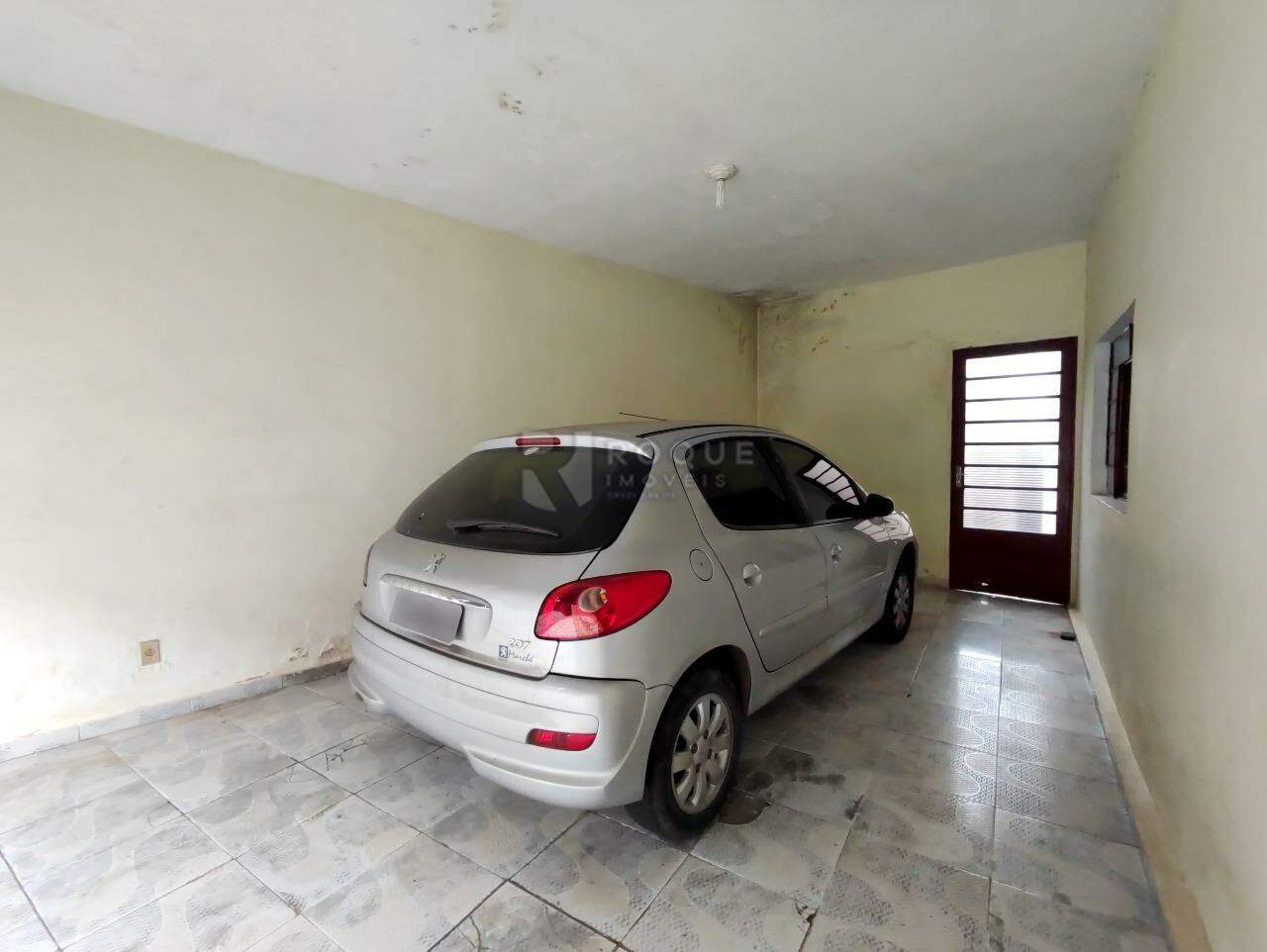 Chácara à venda no bairro Jardim Nova Suiça: GARAGEM
