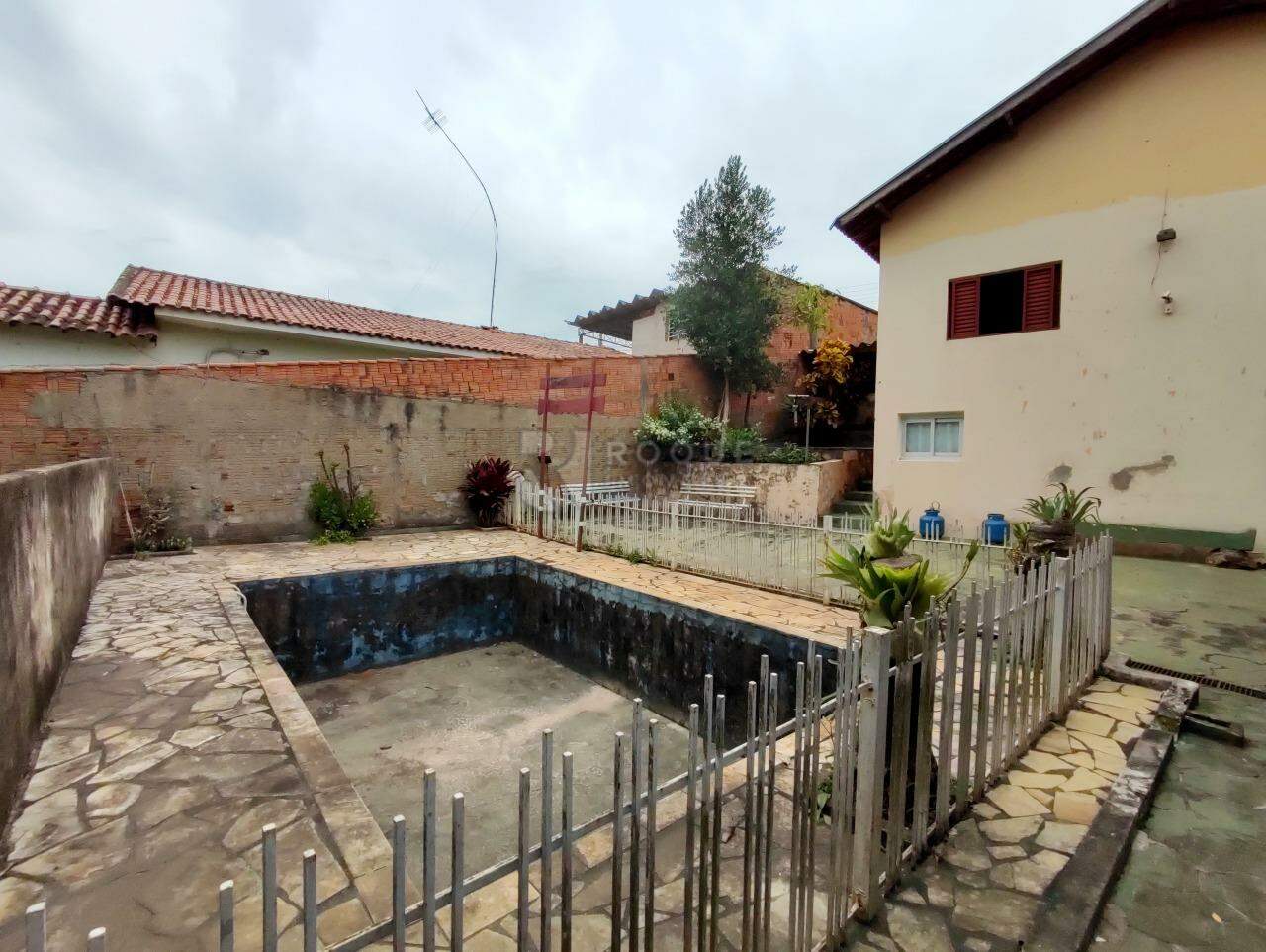 Chácara à venda no bairro Jardim Nova Suiça: PISCINA