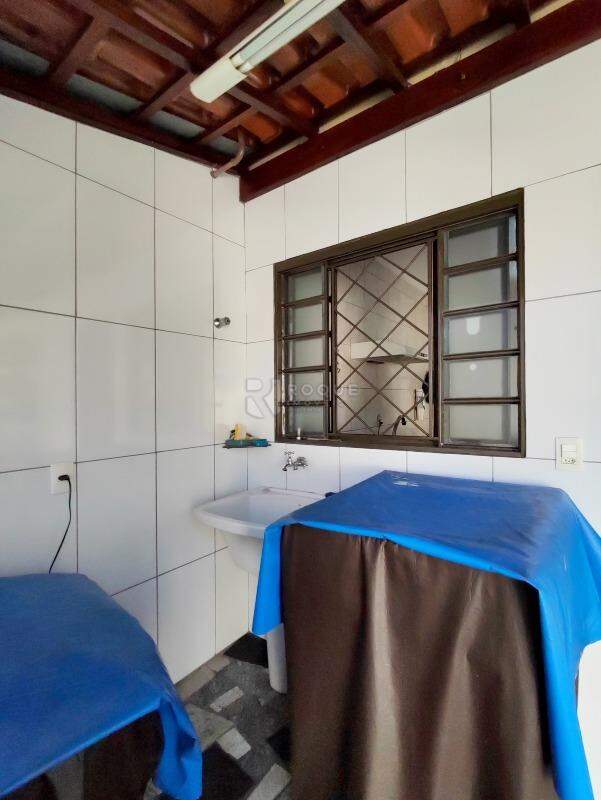 Casa Residencial à venda no bairro Jardim Residencial Graminha III: LAVANDERIA