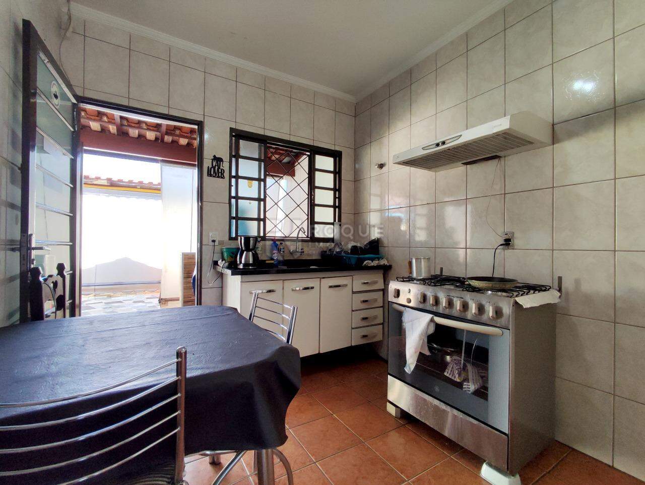Casa Residencial à venda no bairro Jardim Residencial Graminha III: COZINHA