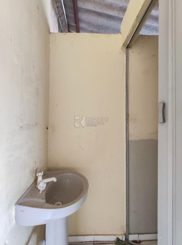 Salão para aluguel no bairro Parque Residencial Belinha Ometto: Lavabo externo 