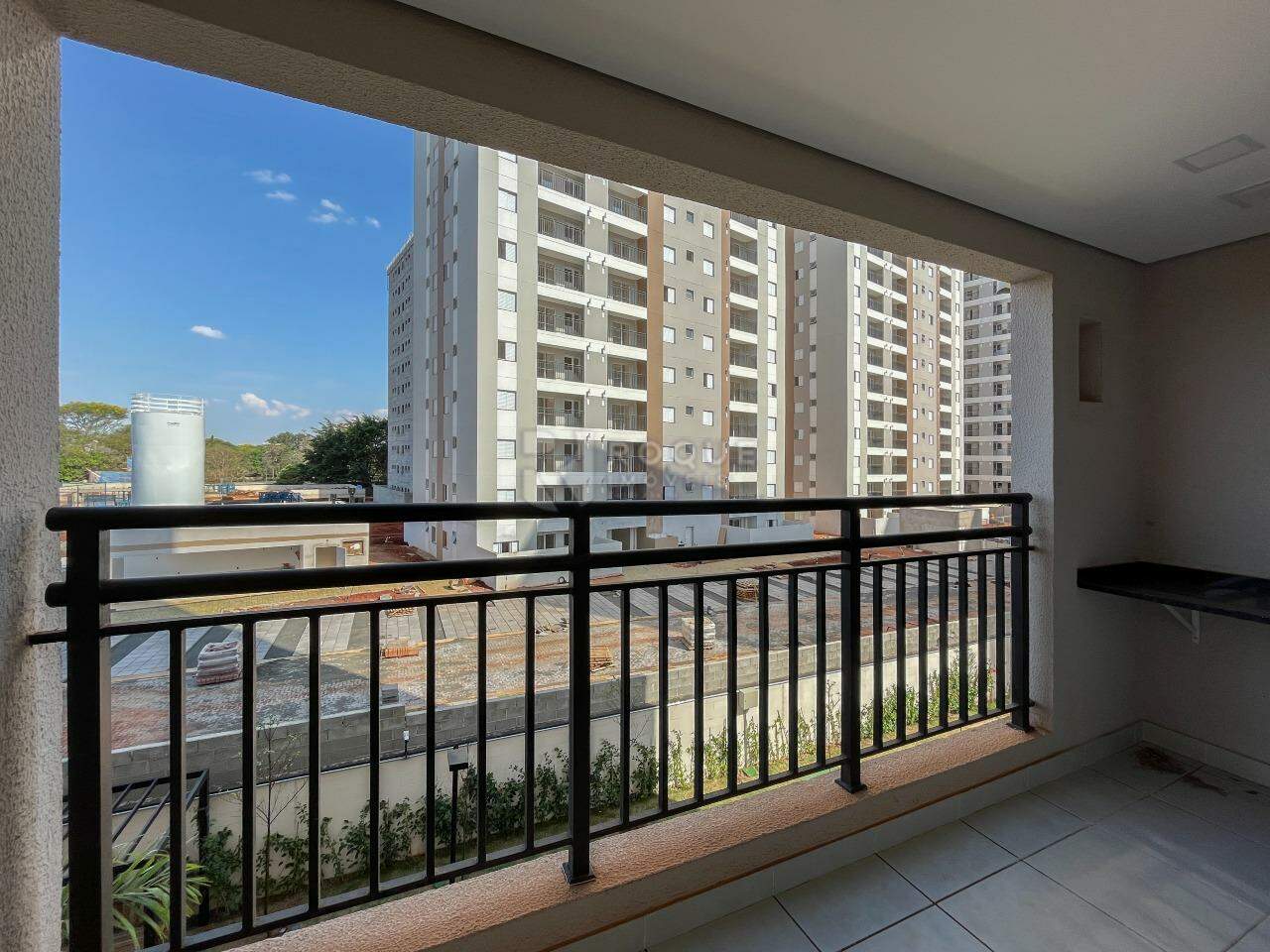 Apartamento para aluguel no bairro Jardim Santa Adélia: Sacada