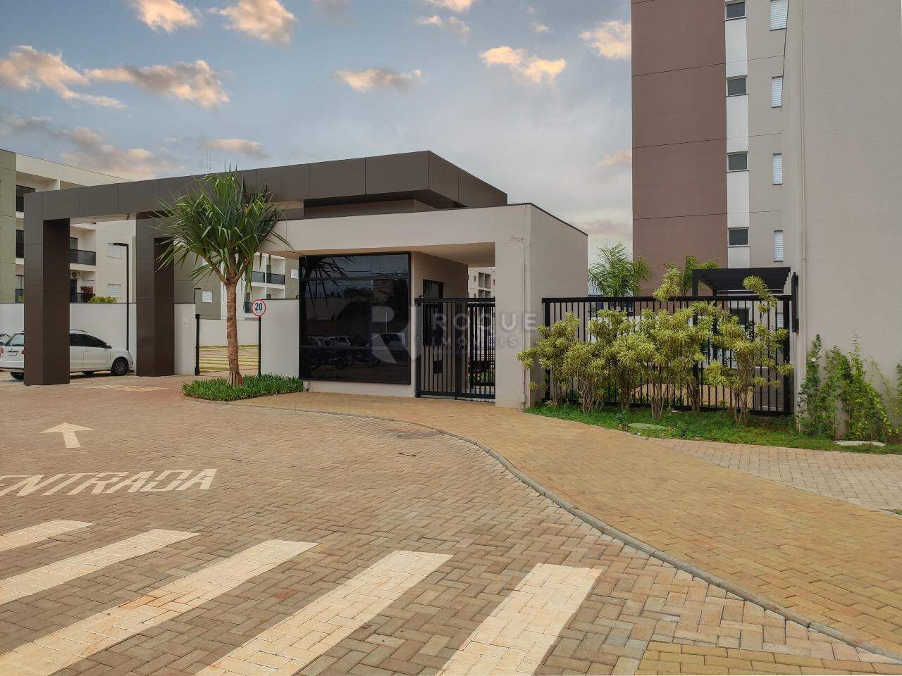 Apartamento para aluguel no bairro Jardim Santa Adélia: Fachada