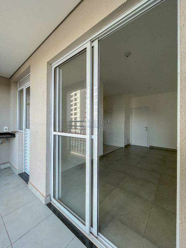 Apartamento para aluguel no bairro Jardim Santa Adélia: Sacada 