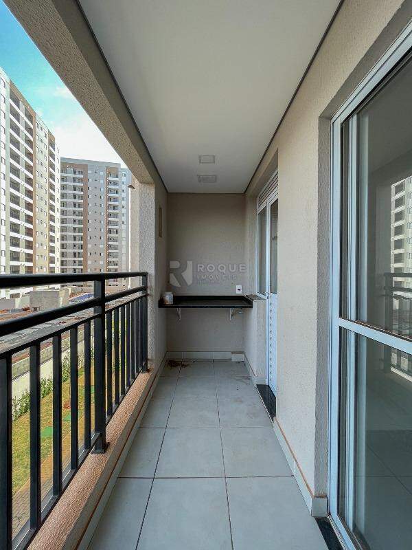 Apartamento para aluguel no bairro Jardim Santa Adélia: Sacada