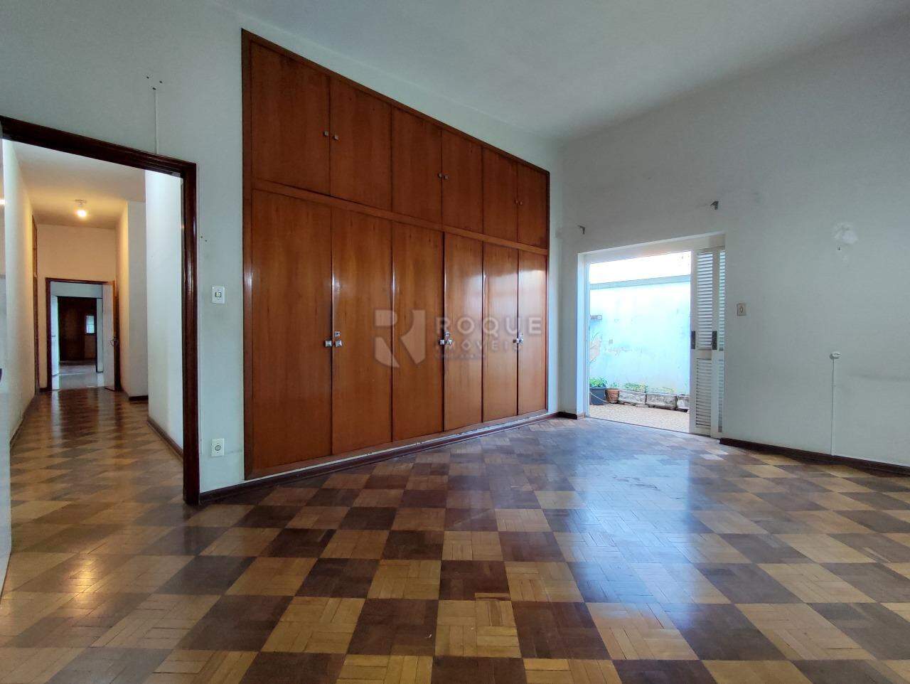 Casa Residencial à venda no bairro Centro: 