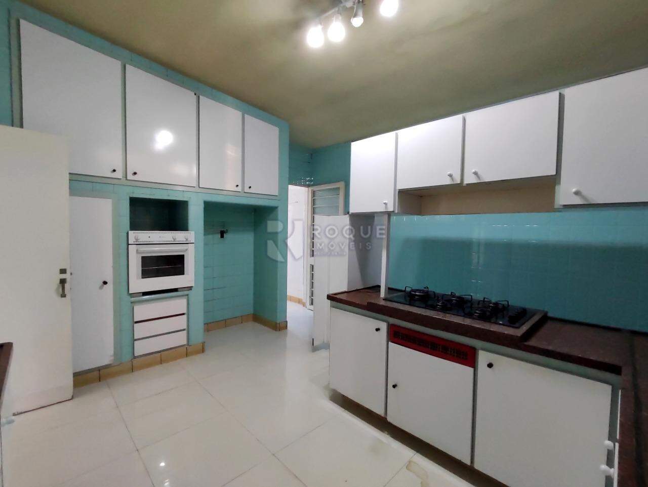 Casa Residencial à venda no bairro Centro: 