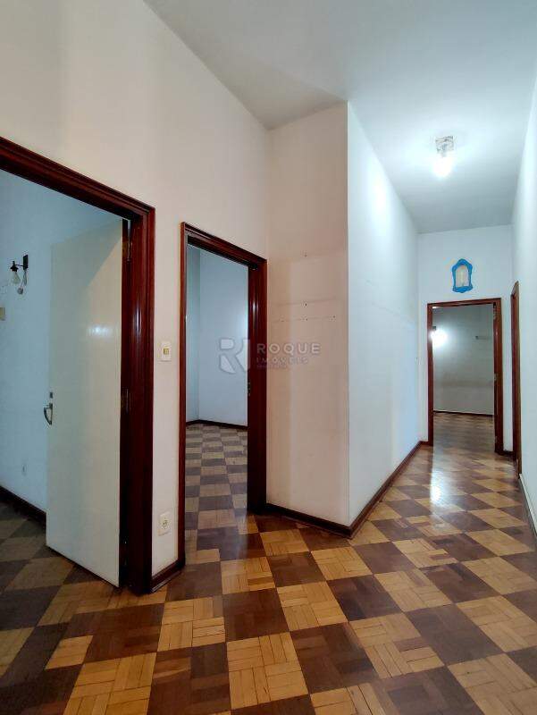 Casa Residencial à venda no bairro Centro: 