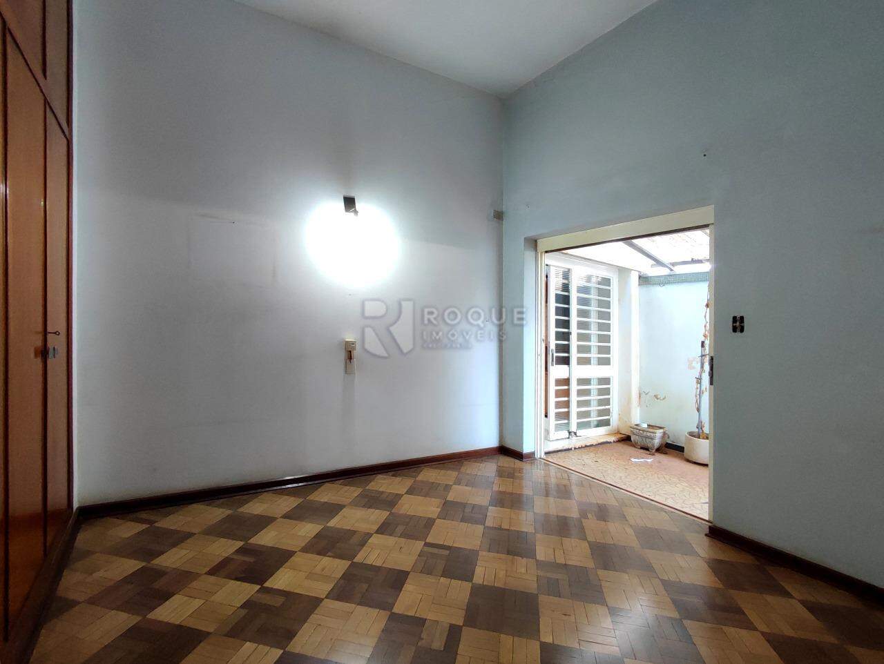 Casa Residencial à venda no bairro Centro: 